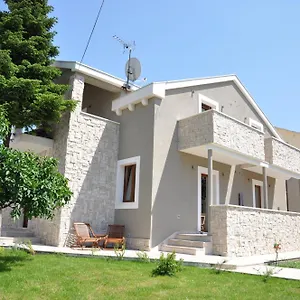 Lucica 4*, Trogir Chorwacja