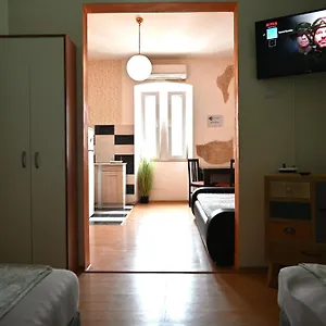 Ivana , Pula Kroatien